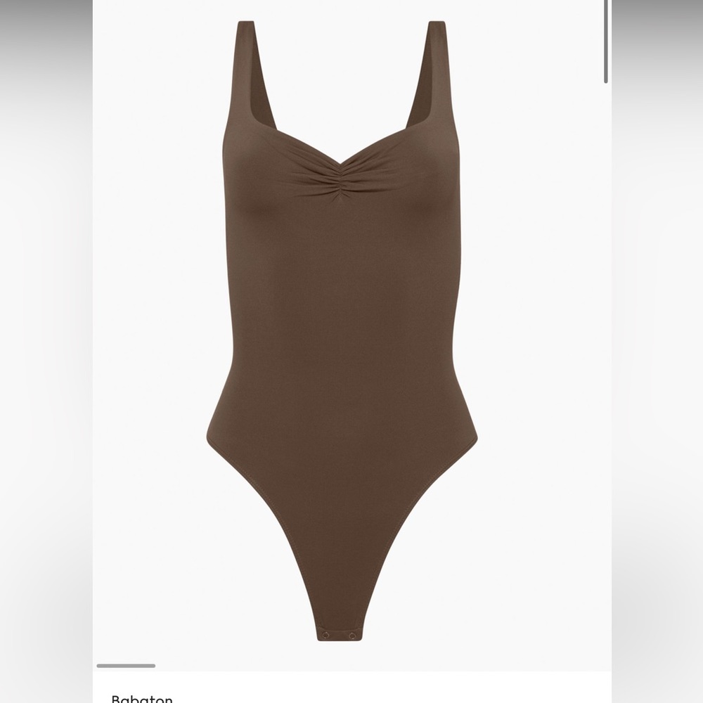 Aritzia Sweetheart Contour Bodysuit in Coffee Bean